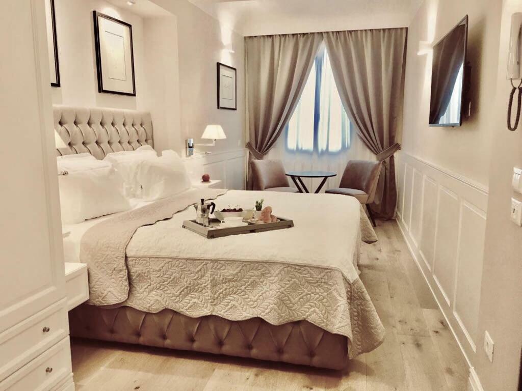 Booking Florence Luaran gambar
