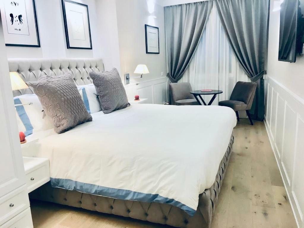 Booking Florence Luaran gambar