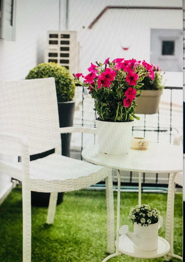 Booking Florence Luaran gambar