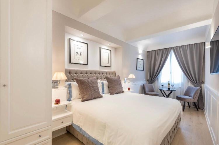 Booking Florence Luaran gambar
